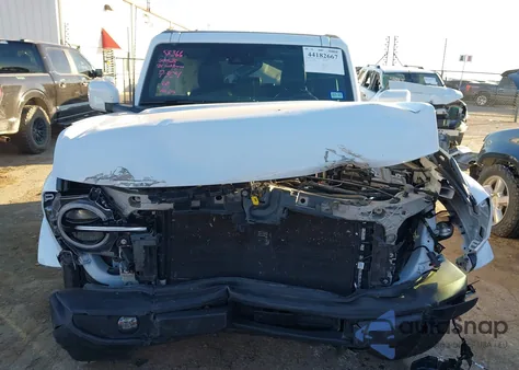 2025 Ford Bronco Outer Banks z USA, uszkodzony, nr VIN 1FMDE8BH0SLA87304